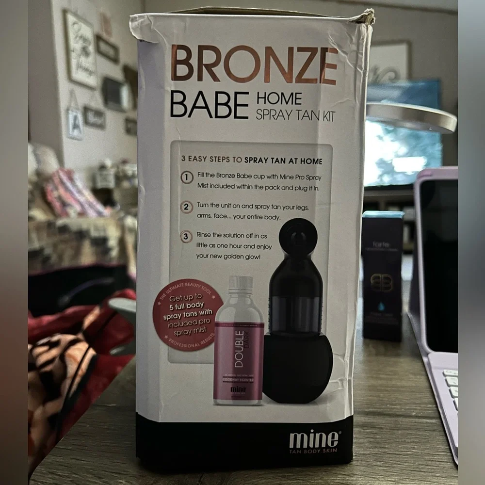 NEW IN BOX - MineTan Bronze Babe Home Spray Tan Kit - Pink Sprayer - Picture 2 of 16